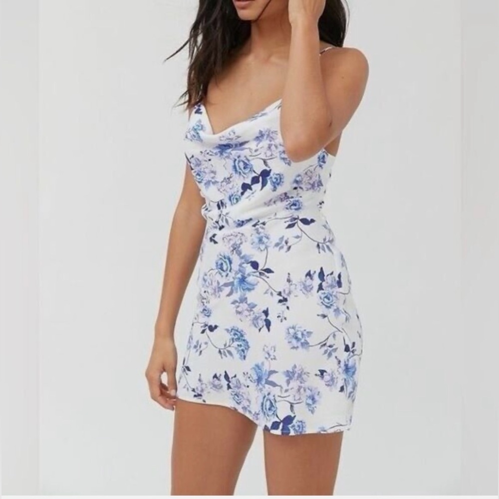 Urban Outfitters Satin Like White Floral Cowl
Neck Slip Dress size Small